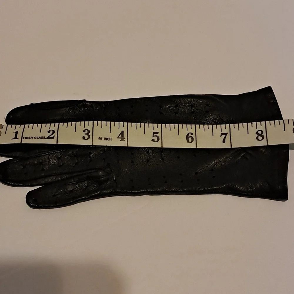 Vintage Leather Driving Gloves Perforated Elegant Sophisticated Fitted Preowned